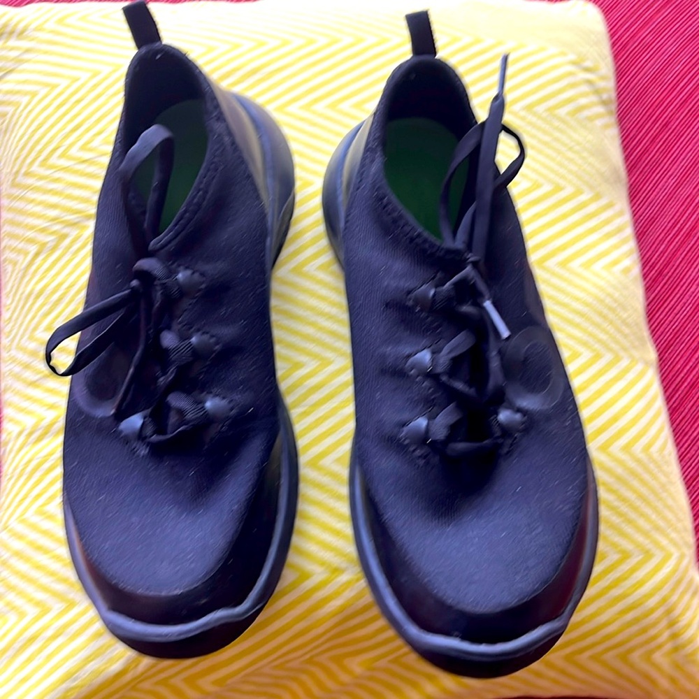 Oofos sneaker women’s size 8